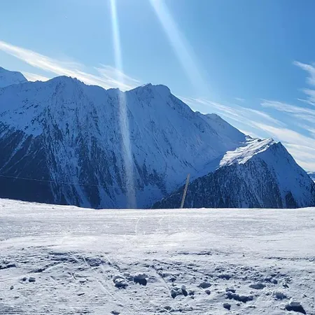 4 Personnes Au Pied Des Piste Et Sentier De Randonne *